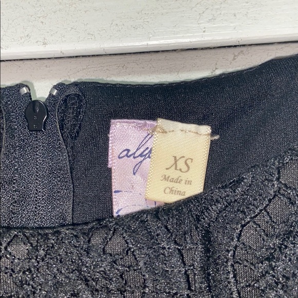 Dress - Picture 3 of 3